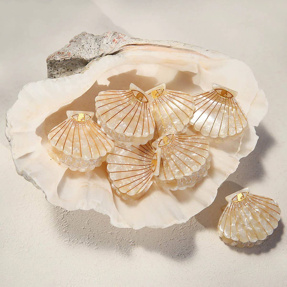 Kingston Jewellery -Creamy Shell Clip