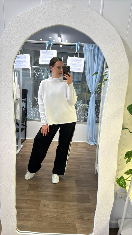 NEW IN - Humidity Lifestyle - Divine Jumper - White