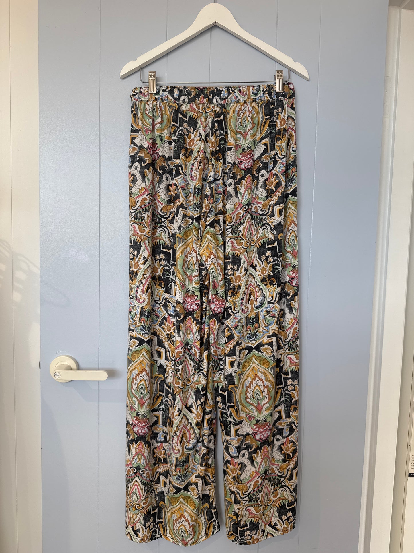 Carbon the Label - Perla Drawstring Pant - Black Print