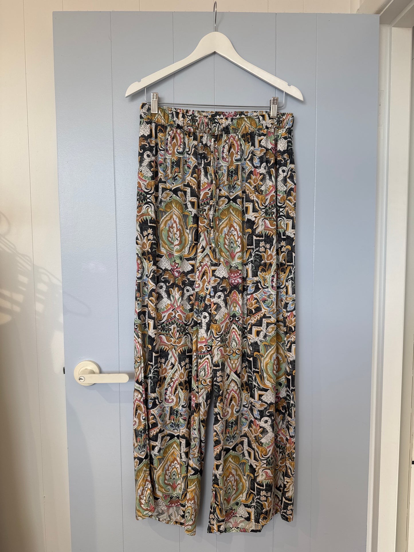 Carbon the Label - Perla Drawstring Pant - Black Print